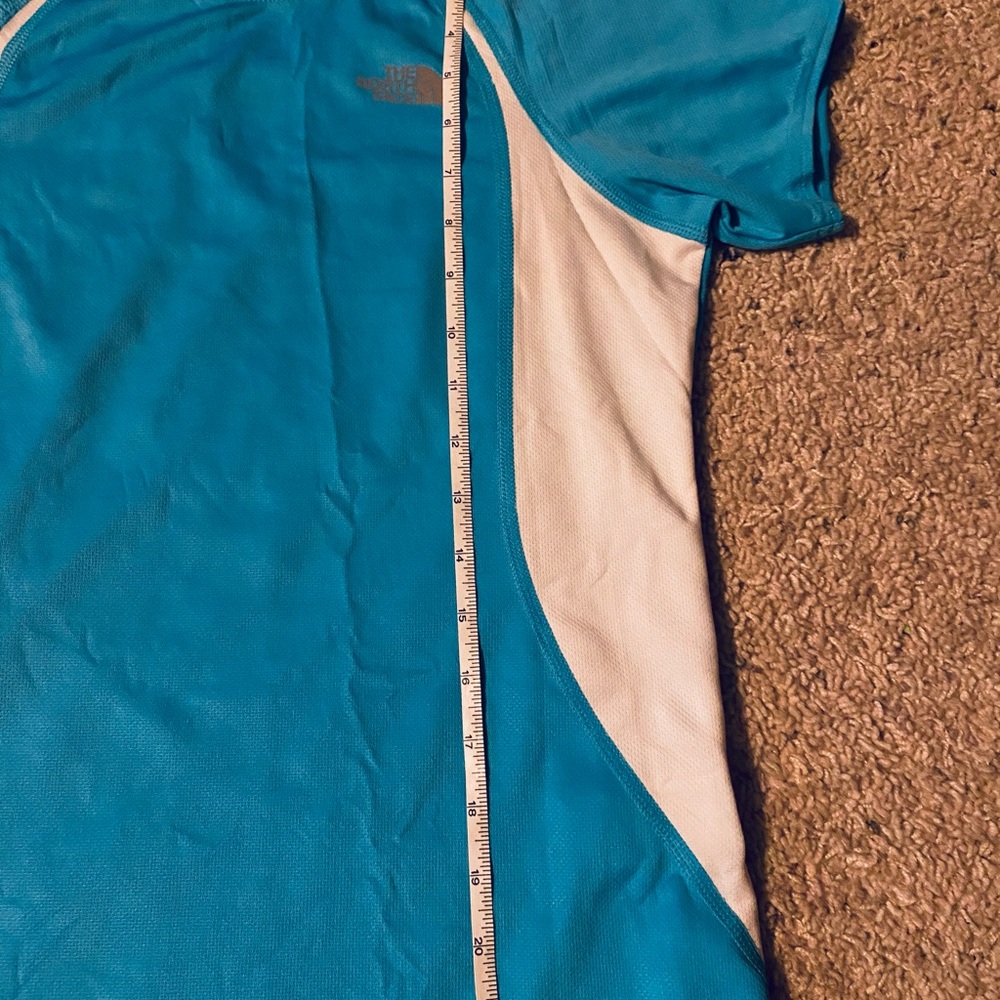The North Face girl’s wicking shirt - Picture 6 of 6